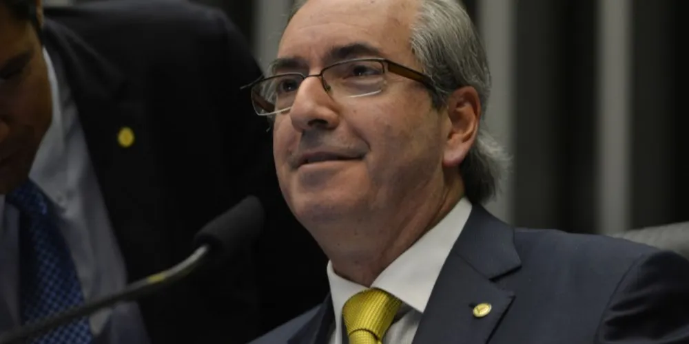Imagem ilustrativa da imagem Acuado, Cunha define hoje se abre impeachment de Dilma