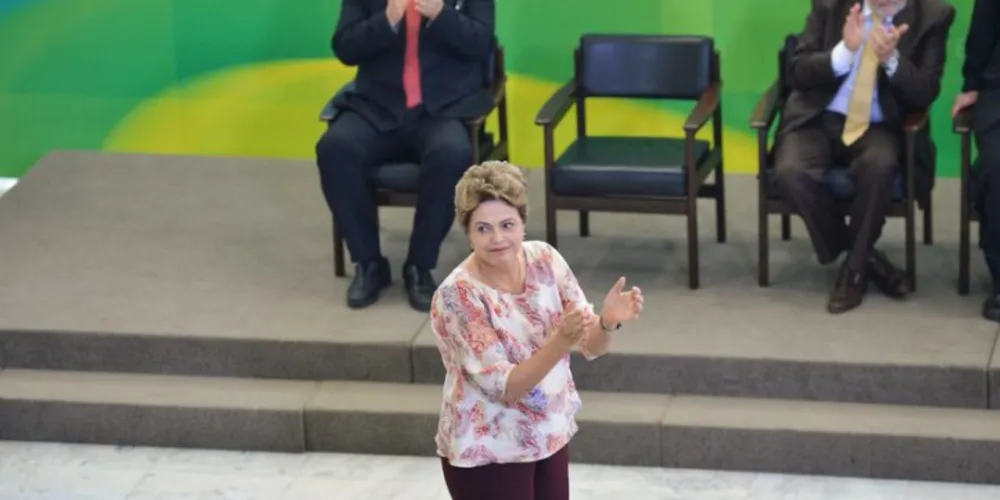 Imagem ilustrativa da imagem Dilma sanciona lei que regulariza mais de 6 mil lotéricas