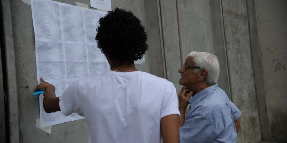 Imagem ilustrativa da imagem Abstenção no Enem atinge 25,31% no primeiro dia
