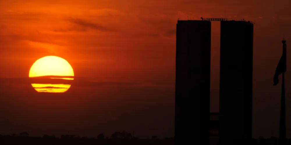 Imagem ilustrativa da imagem Horário de Verão começa domingo; Entenda as mudanças