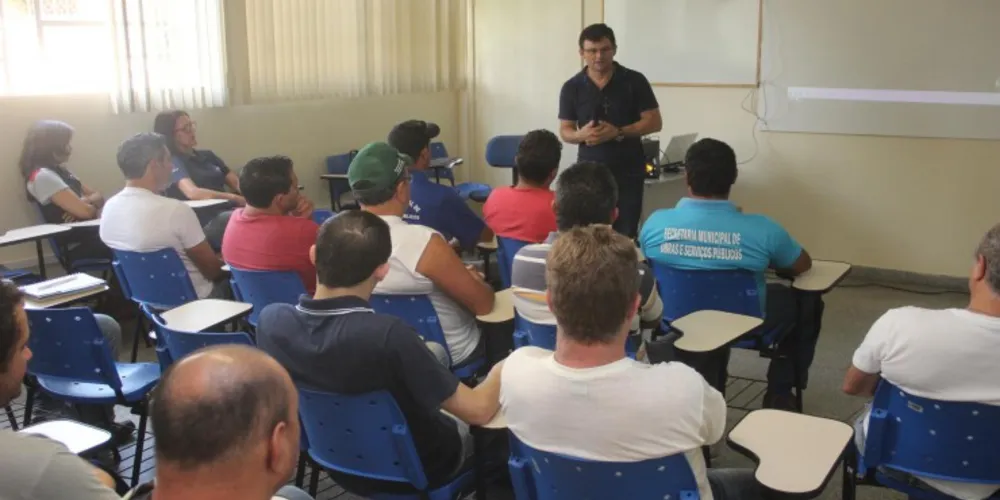 Imagem ilustrativa da imagem Servidores de Castro participam de curso de brigadista
