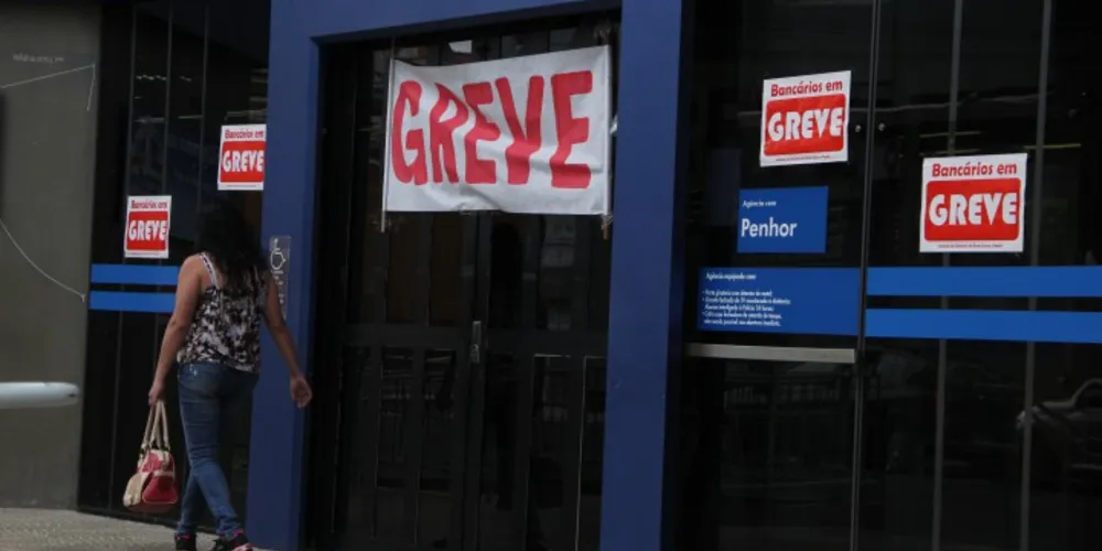 Imagem ilustrativa da imagem Bancários negociam hoje acordos para o fim da greve