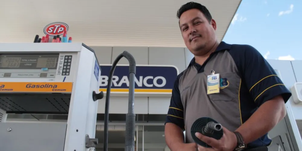 Imagem ilustrativa da imagem Preço da gasolina passa dos R$ 3,60 em postos de PG