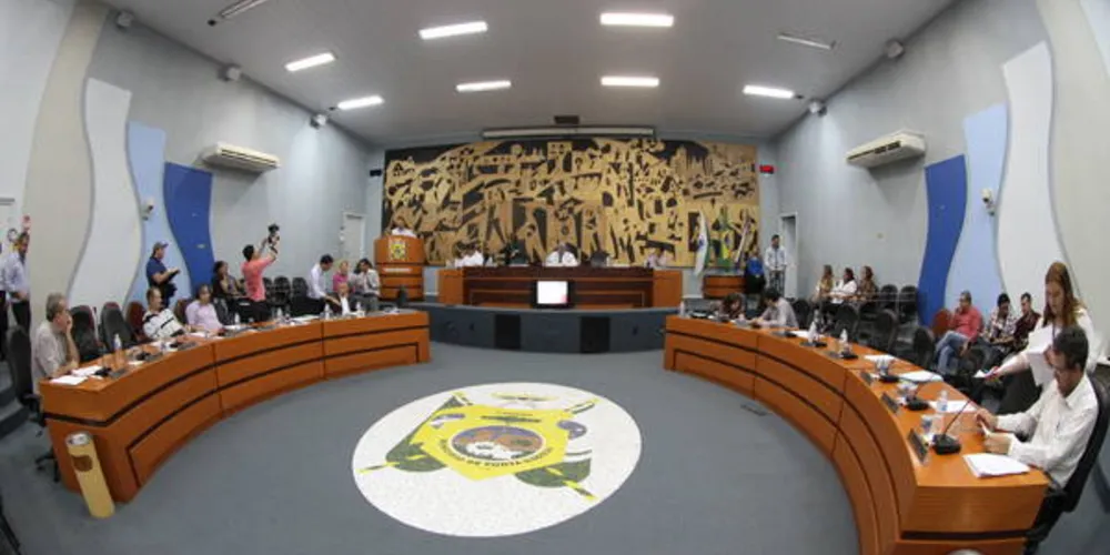 Imagem ilustrativa da imagem Vereadores de PG cobram emendas e corte de secretarias