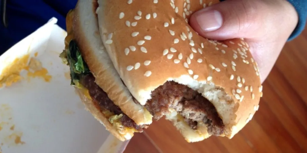 Imagem ilustrativa da imagem McDonald’s vende lanche mordido na Nova Zelândia