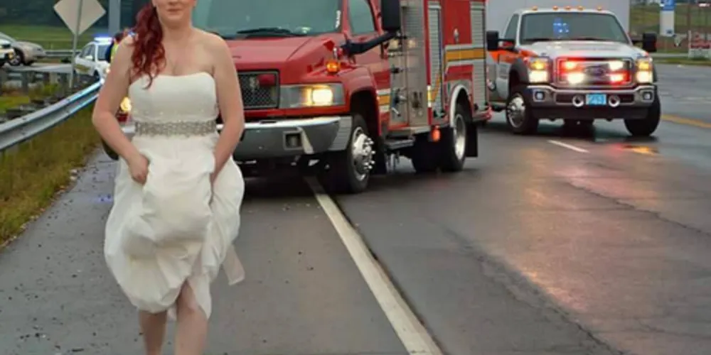 Imagem ilustrativa da imagem Médica vestida de noiva socorre vítimas de acidente no dia do seu casamento