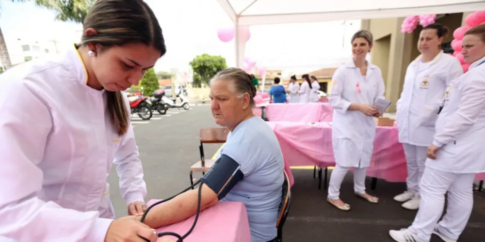 Imagem ilustrativa da imagem Caminhada do SOS encerra ações do Outubro Rosa em PG