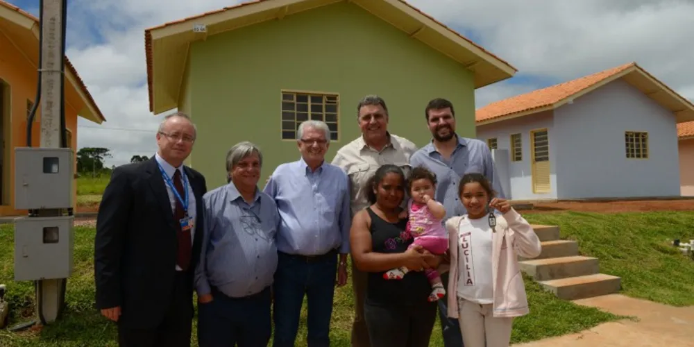 Imagem ilustrativa da imagem Em Piraí do Sul, famílias recebem as chaves da casa própria