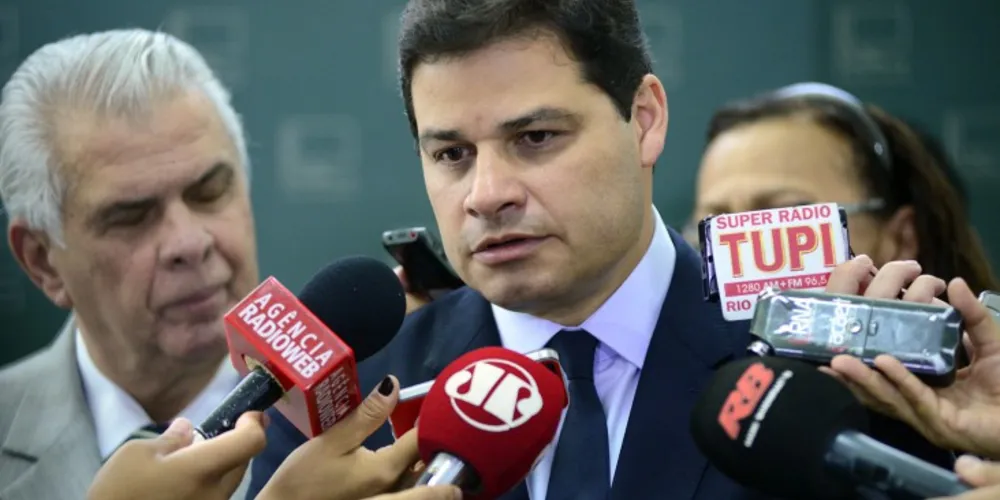 Imagem ilustrativa da imagem Sandro Alex arquiva denúncia contra Chico Alencar