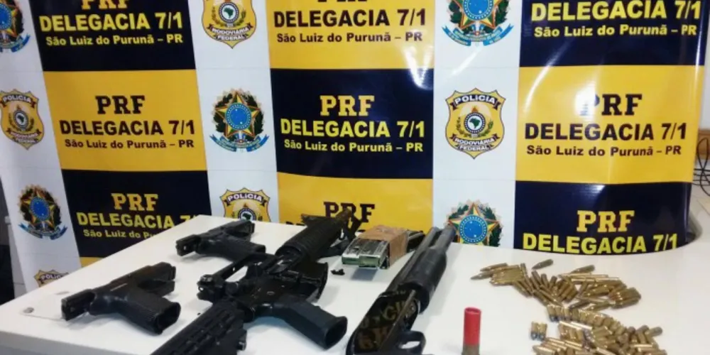 Imagem ilustrativa da imagem Após perseguição, PRF apreende fuzil no Paraná