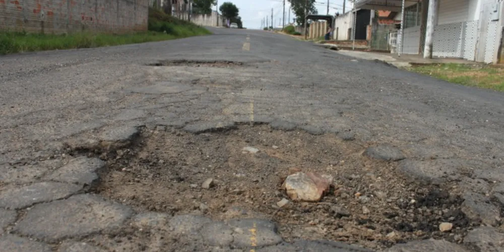 Imagem ilustrativa da imagem Sem estrutura, Prefeitura de PG licita ‘tapa-buracos’