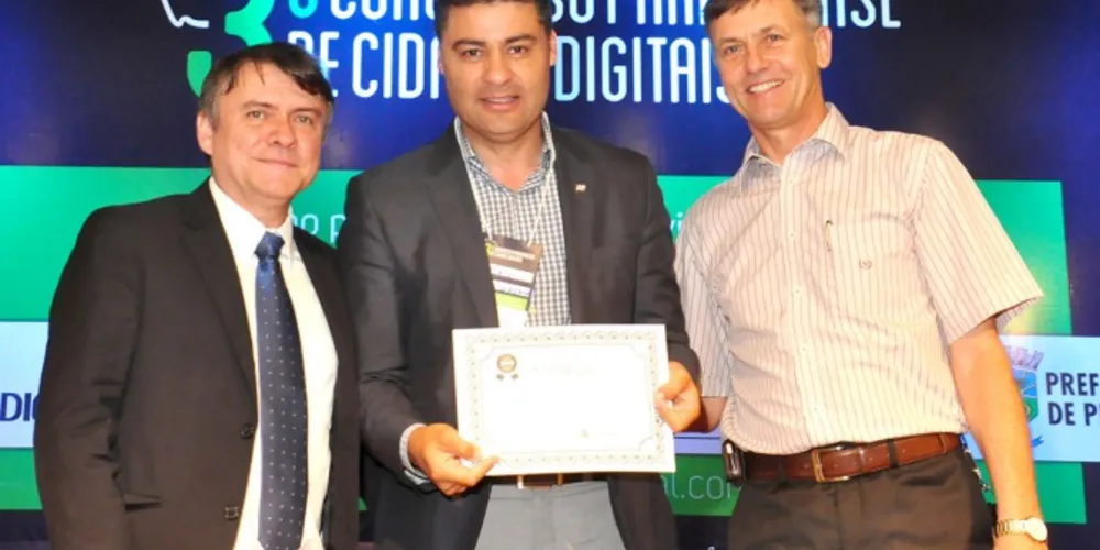 Imagem ilustrativa da imagem Prêmio reconhece uso de tecnologias na educação municipal