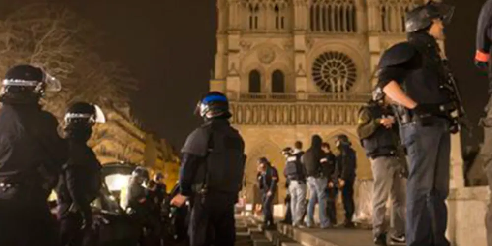 Imagem ilustrativa da imagem Paranaense escapa de ataques em Paris e relata terror