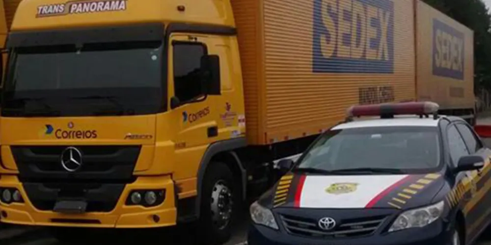 Imagem ilustrativa da imagem PRF prende motoristas de frota dos Correios no Paraná