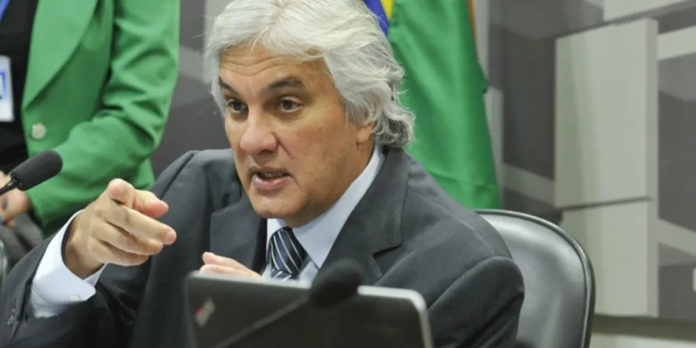 Imagem ilustrativa da imagem Senado decide manter prisão de Delcídio do Amaral