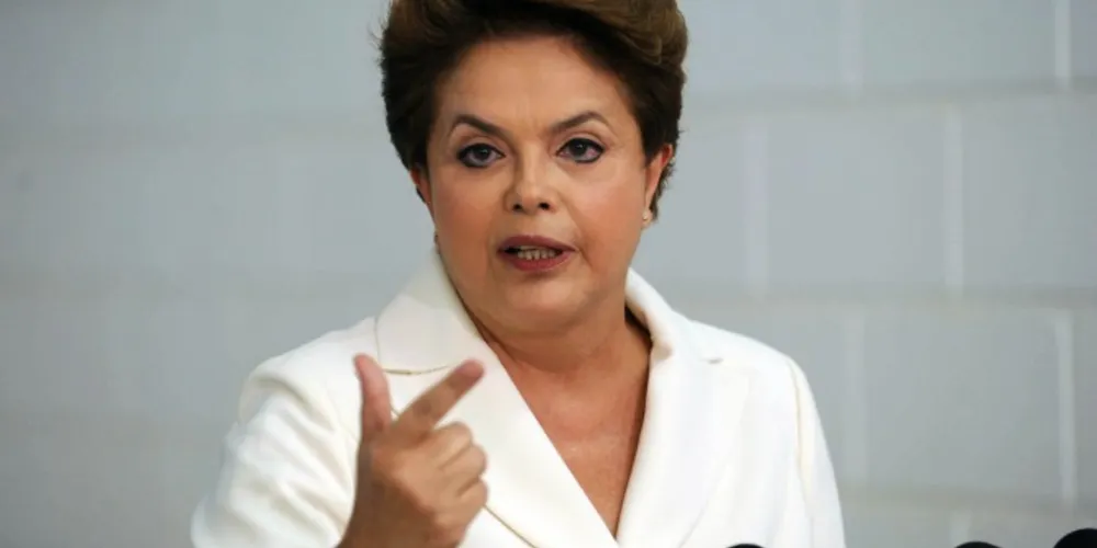 Imagem ilustrativa da imagem Em visita a Varginha, Dilma diz ter "o maior respeito pelo ET"