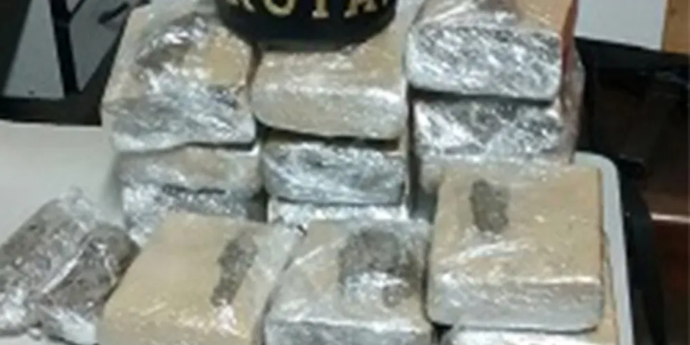 Imagem ilustrativa da imagem Casal é preso com mais de 7 quilos de maconha