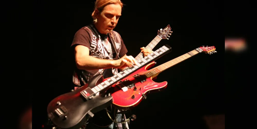 Imagem ilustrativa da imagem Guitarrista Marcinho Eiras traz workshop para Ponta Grossa