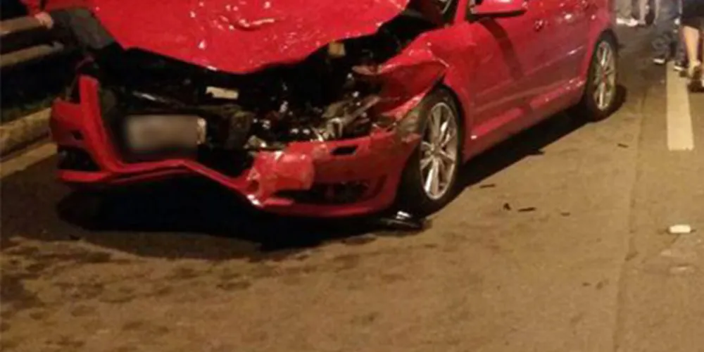 Imagem ilustrativa da imagem Audi em alta velocidade provoca acidente em suposto racha