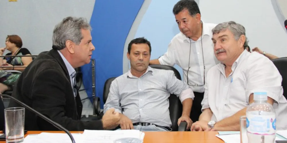 Imagem ilustrativa da imagem Câmara deixa discussão sobre a Sanepar para 2016