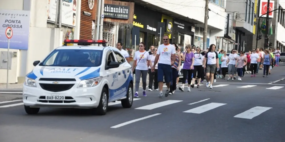 Imagem ilustrativa da imagem Caminhada arrecada brinquedos para Hospital da Criança