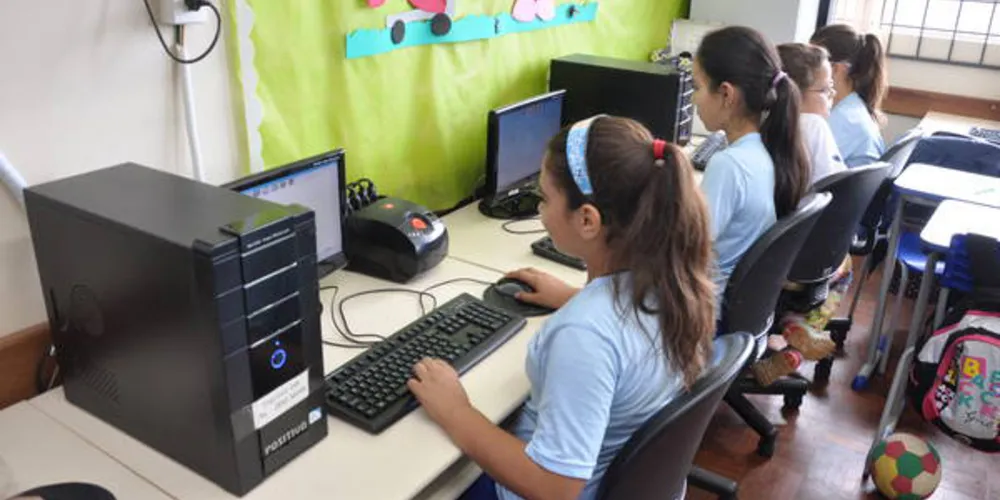 Imagem ilustrativa da imagem Acesso à internet chega a 70% dos alunos em PG