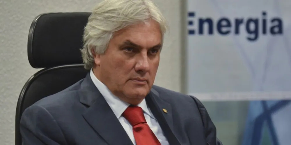 Imagem ilustrativa da imagem Delcídio do Amaral decide fazer delação premiada