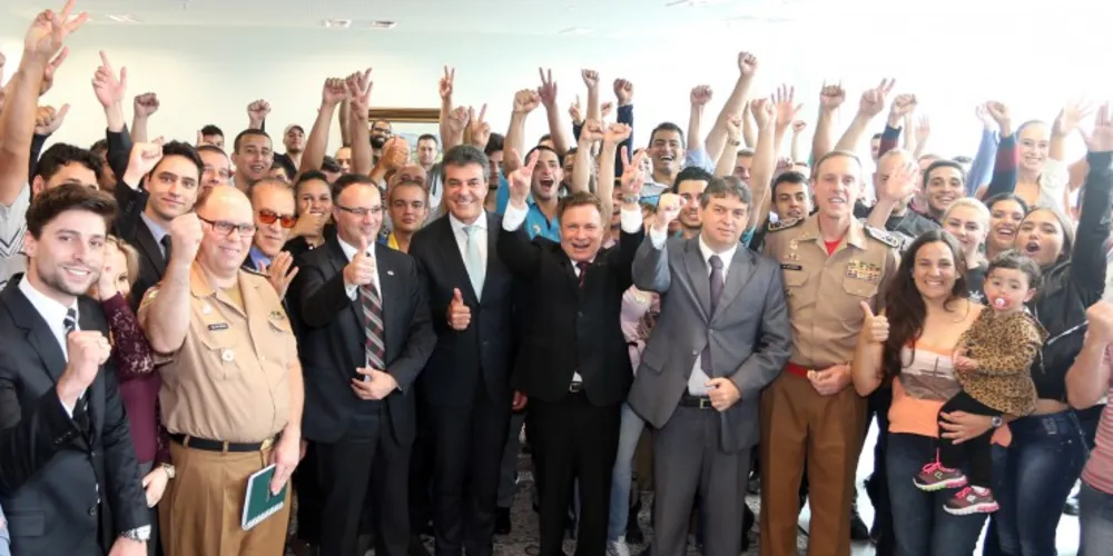 Imagem ilustrativa da imagem Governo autoriza convocação de quase 3 mil PMs e delegados