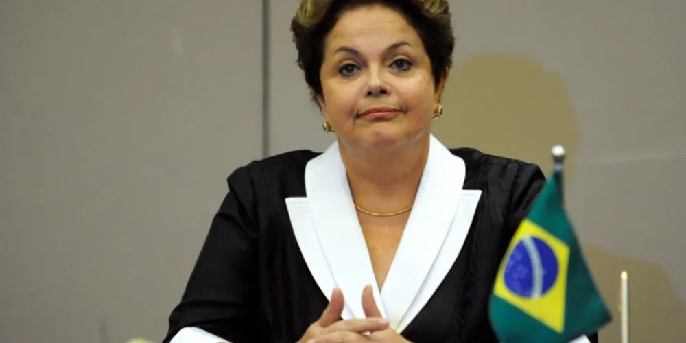 Imagem ilustrativa da imagem Dilma sobrevoa regiões atingidas por cheias no RS