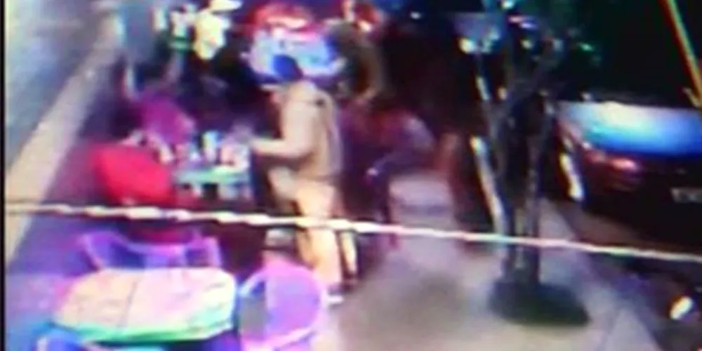 Imagem ilustrativa da imagem Bandidos fazem arrastão em bar e roubam clientes em TB