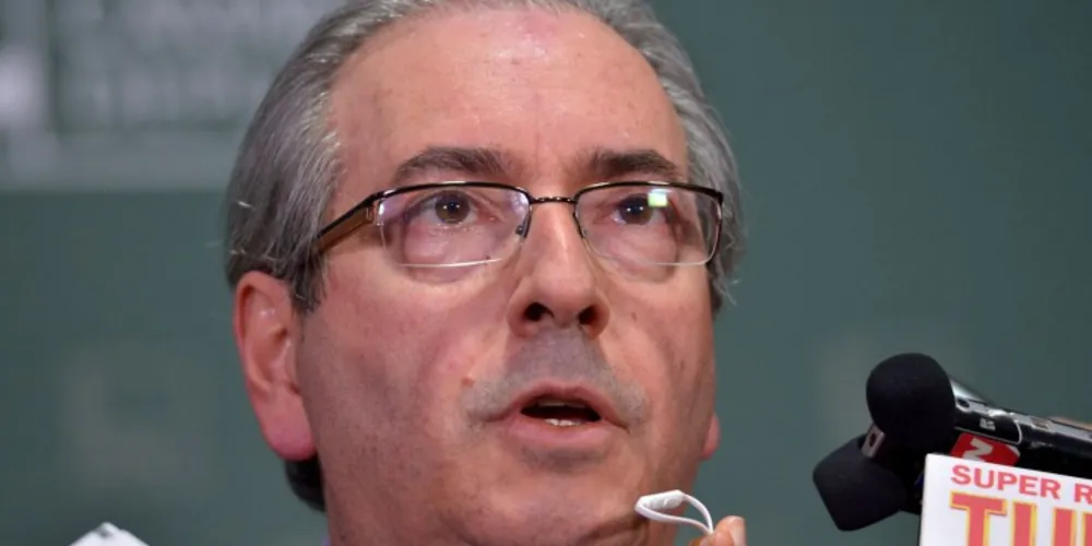 Imagem ilustrativa da imagem Eduardo Cunha aceita pedido de impeachment