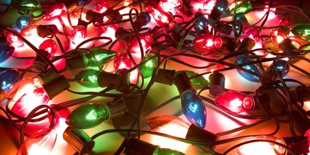 Imagem ilustrativa da imagem Engenheiro alerta para cuidados com instalação de luzes natalinas
