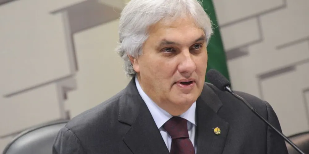 Imagem ilustrativa da imagem PT afasta Delcídio e abre processo disciplinar