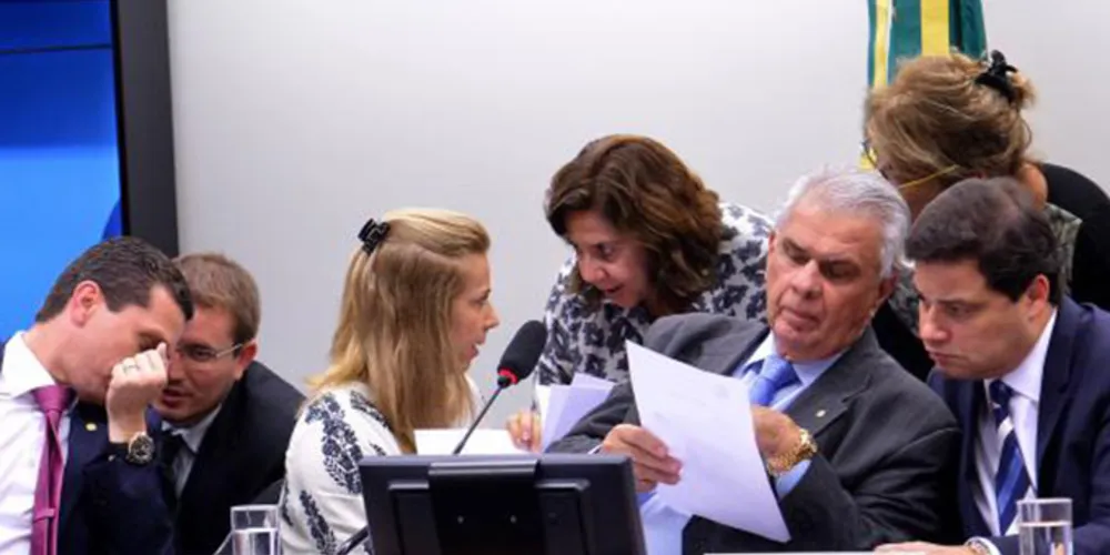 Imagem ilustrativa da imagem Votação do processo de Cunha fica para quarta-feira