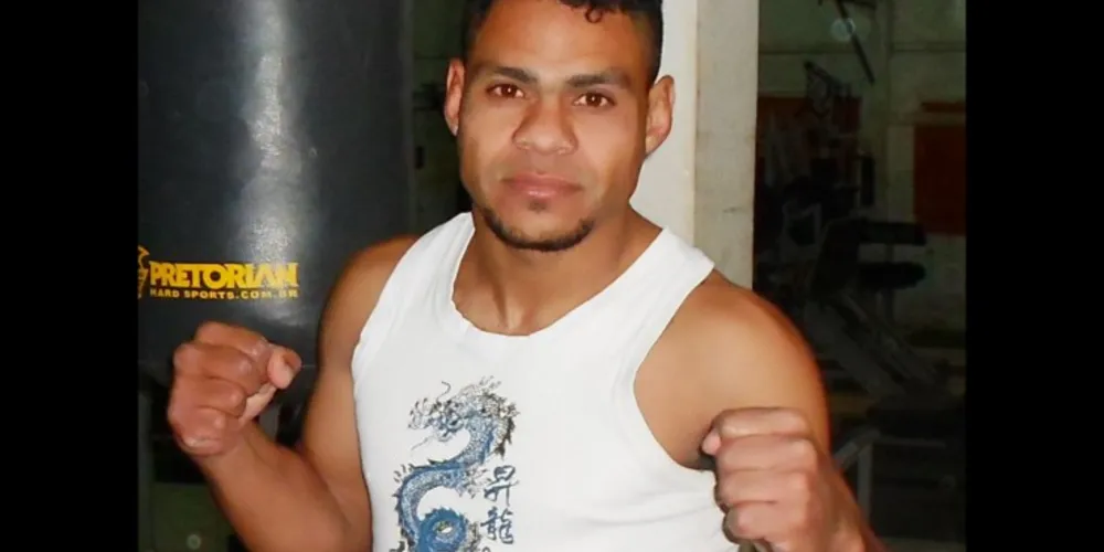 Imagem ilustrativa da imagem Lutador de MMA é morto com tiro no peito em PG