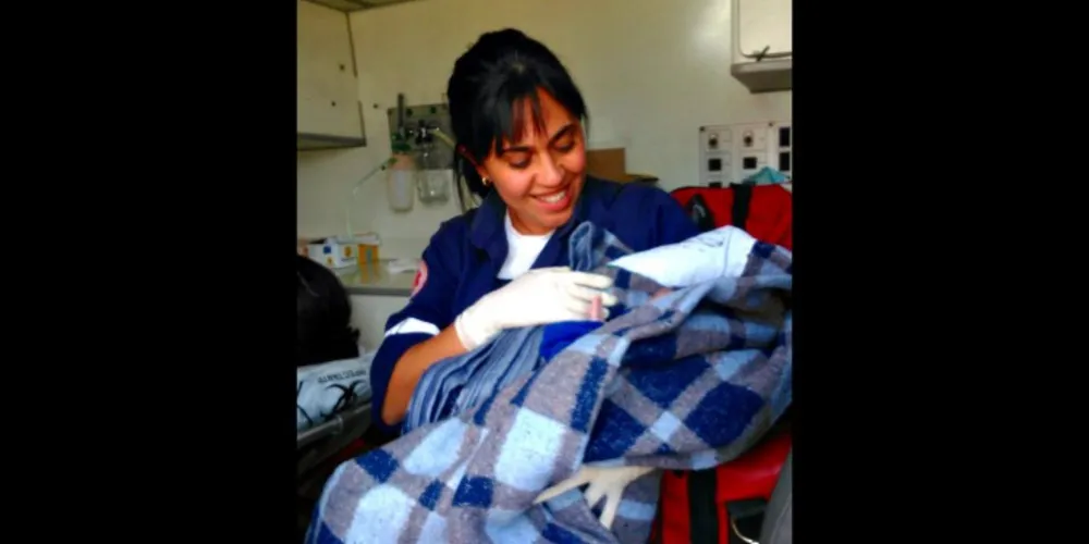Imagem ilustrativa da imagem Bebê nasce dentro de ambulância no Gralha Azul