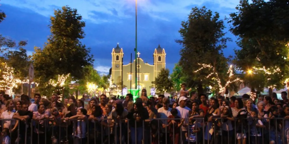 Imagem ilustrativa da imagem Iluminação e desfile especial marcam “Natal da Diversidade”