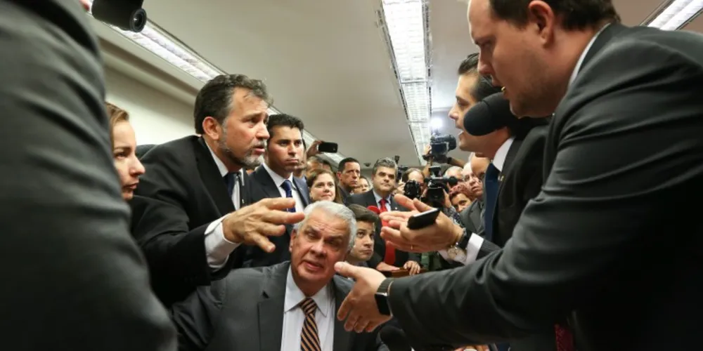 Imagem ilustrativa da imagem Reunião do Conselho de Ética começa com bate-boca 