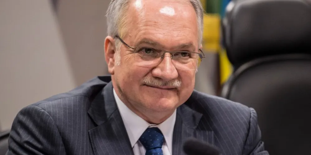 Imagem ilustrativa da imagem Ministro do STF suspende comissão do impeachment