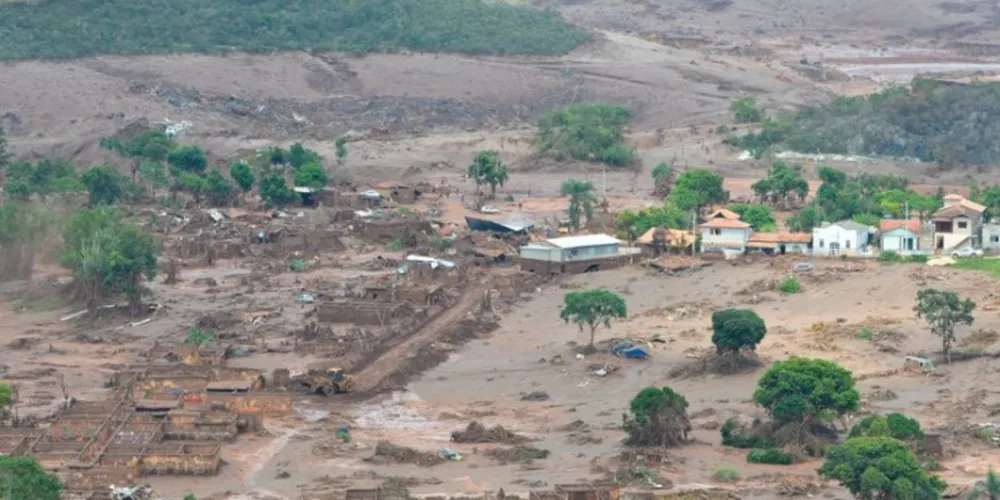 Imagem ilustrativa da imagem MP entra na Justiça contra Samarco, Vale e BHP Billiton
