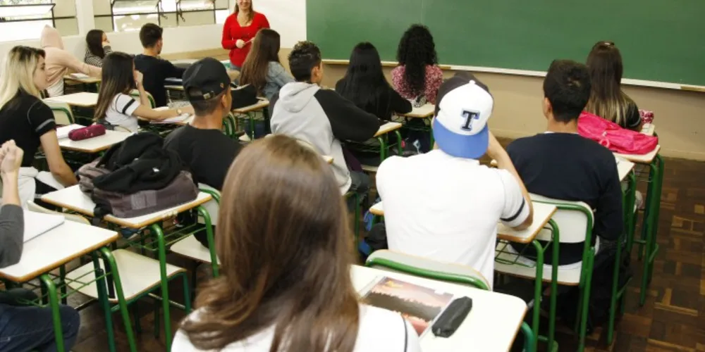 Imagem ilustrativa da imagem Confirmação de matrícula para rede estadual segue até sexta