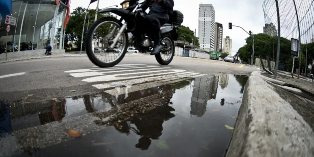 Imagem ilustrativa da imagem Assembleia aprova projeto que restringe caronas em motos