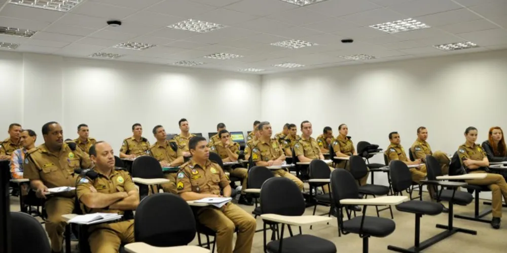Imagem ilustrativa da imagem Policiais de PG participam de curso sobre abordagem a estrangeiros