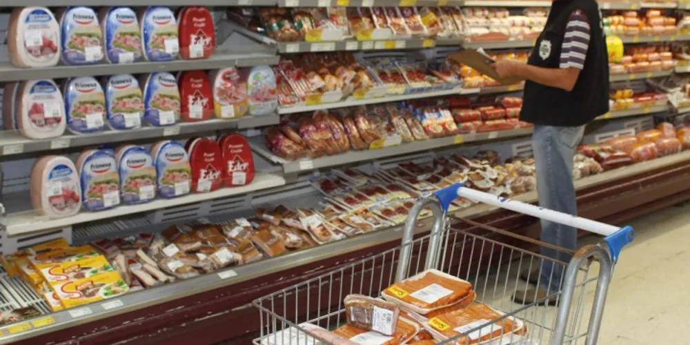 Imagem ilustrativa da imagem Procon-PR aponta diferenças de até 68% nos produtos natalinos