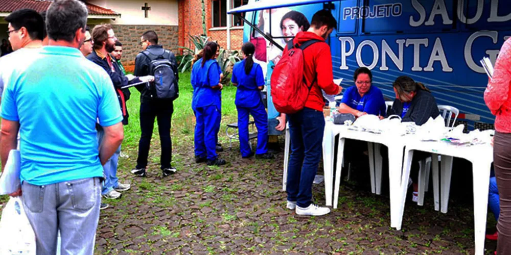Imagem ilustrativa da imagem Alunos da UTFPR realizam teste rápido de HIV
