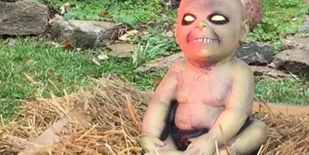 Imagem ilustrativa da imagem Presépio com ‘zumbis’ gera multa e polêmica nos EUA