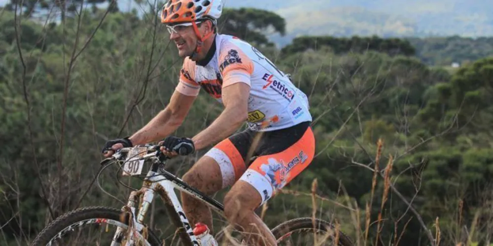 Imagem ilustrativa da imagem Amigos lamentam morte de ciclista pelas redes sociais
