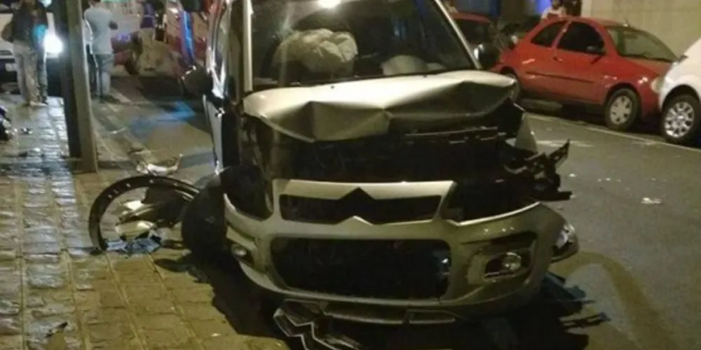 Imagem ilustrativa da imagem Acidente no Centro deixa rapaz gravemente ferido