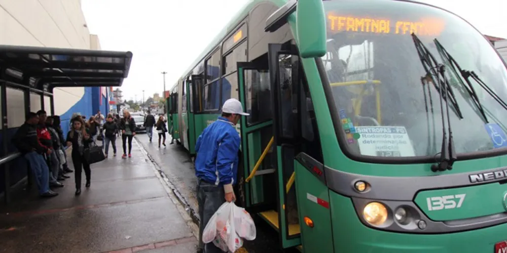 Imagem ilustrativa da imagem Tarifa de ônibus pode ser superior a R$ 3,18, diz VCG