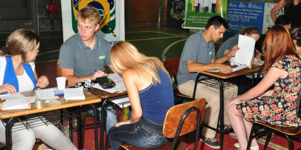 Imagem ilustrativa da imagem ‘Agência nos Bairros’ supera expectativa no primeiro dia